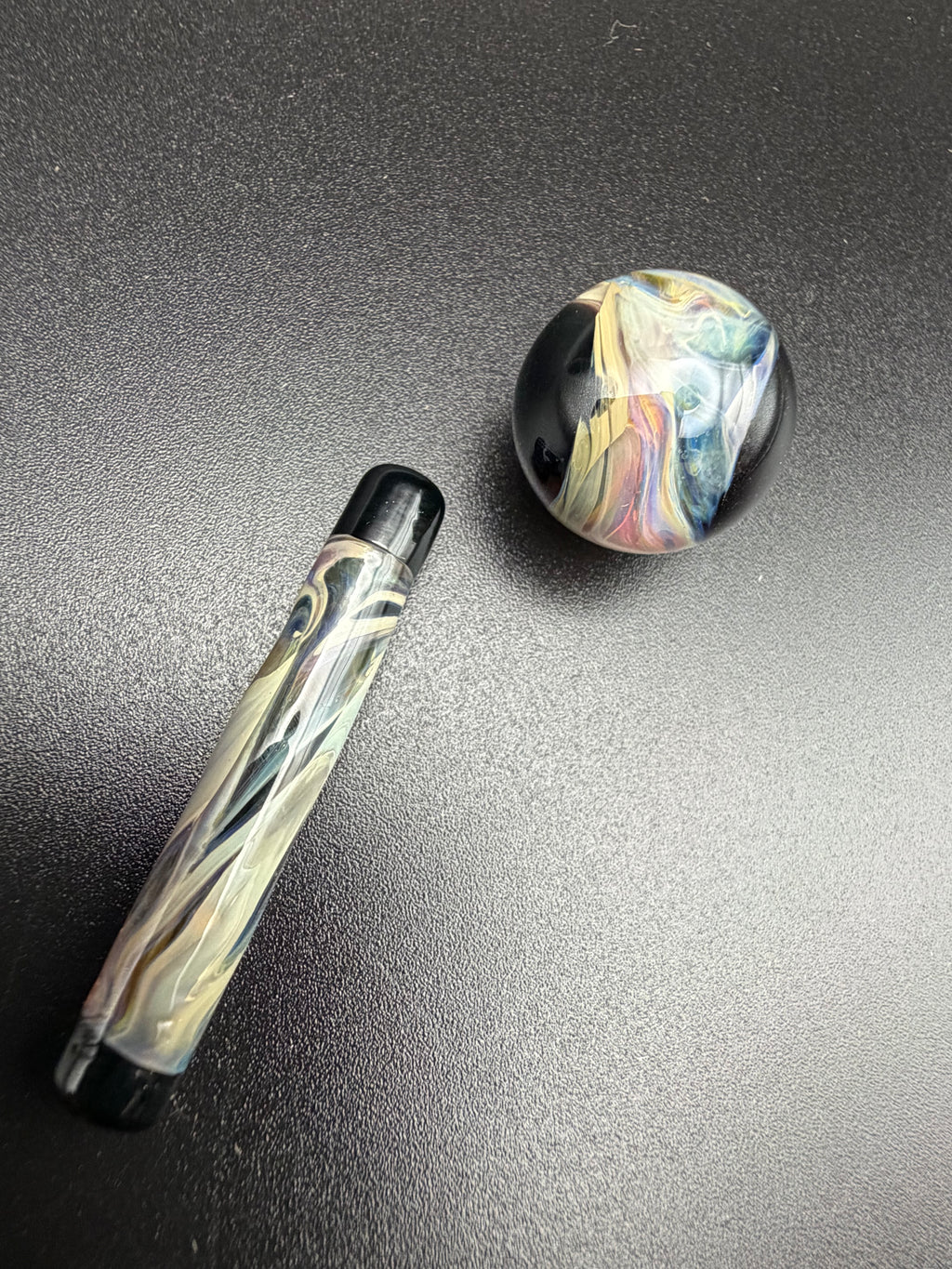 Black Edge Marble & Pillar Set
